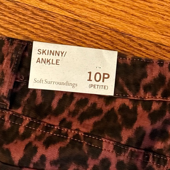 Soft Surroundings NEW w/Tags Jeans Animal Print Sz 10P PERFECT - Picture 3 of 5
